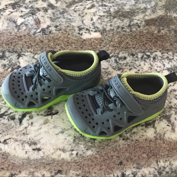 CROCS water/shoe sandal - Picture 1 of 4